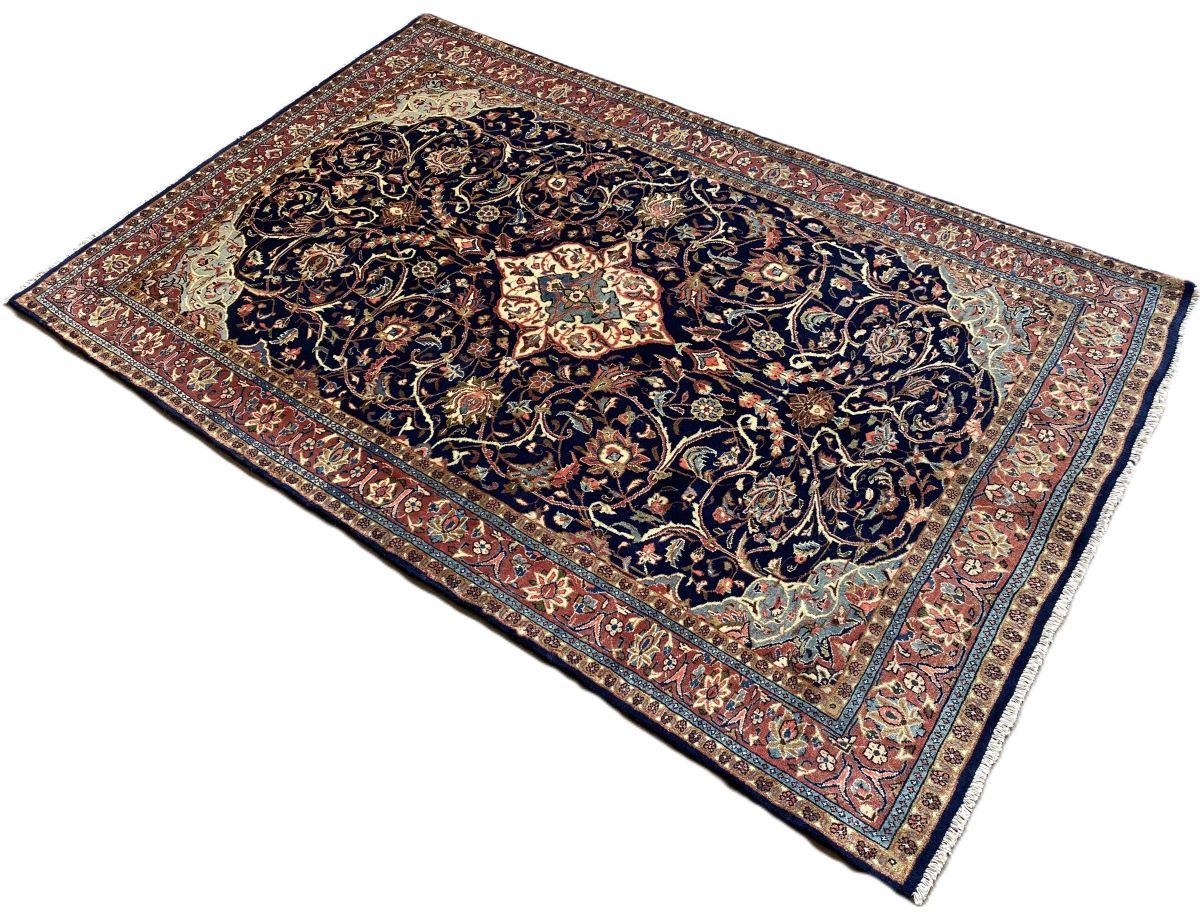Fine Hand-Knotted Persian Qazvin Carpet