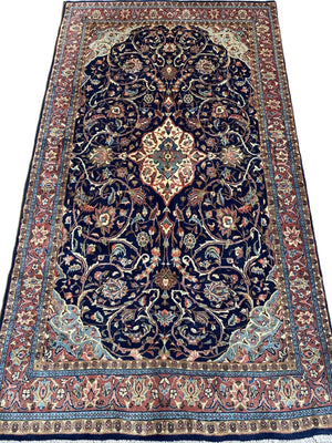 Fine Hand-Knotted Persian Qazvin Carpet