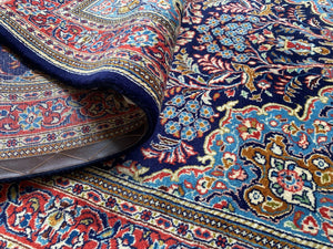 Fine Hand-Knotted Persian Sarouq Carpet