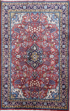 Fine Hand-Knotted Persian Sarouq Carpet