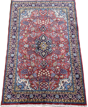 Fine Hand-Knotted Persian Sarouq Carpet