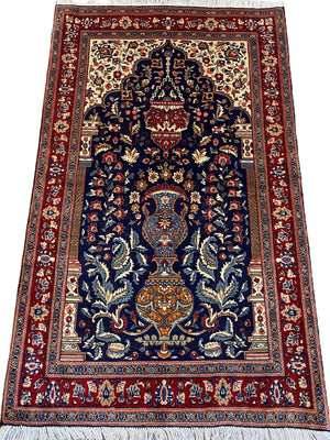 Fine Hand-Knotted Persian Sarouq Ghiasabad Carpet