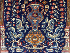 Fine Hand-Knotted Persian Sarouq Ghiasabad Carpet