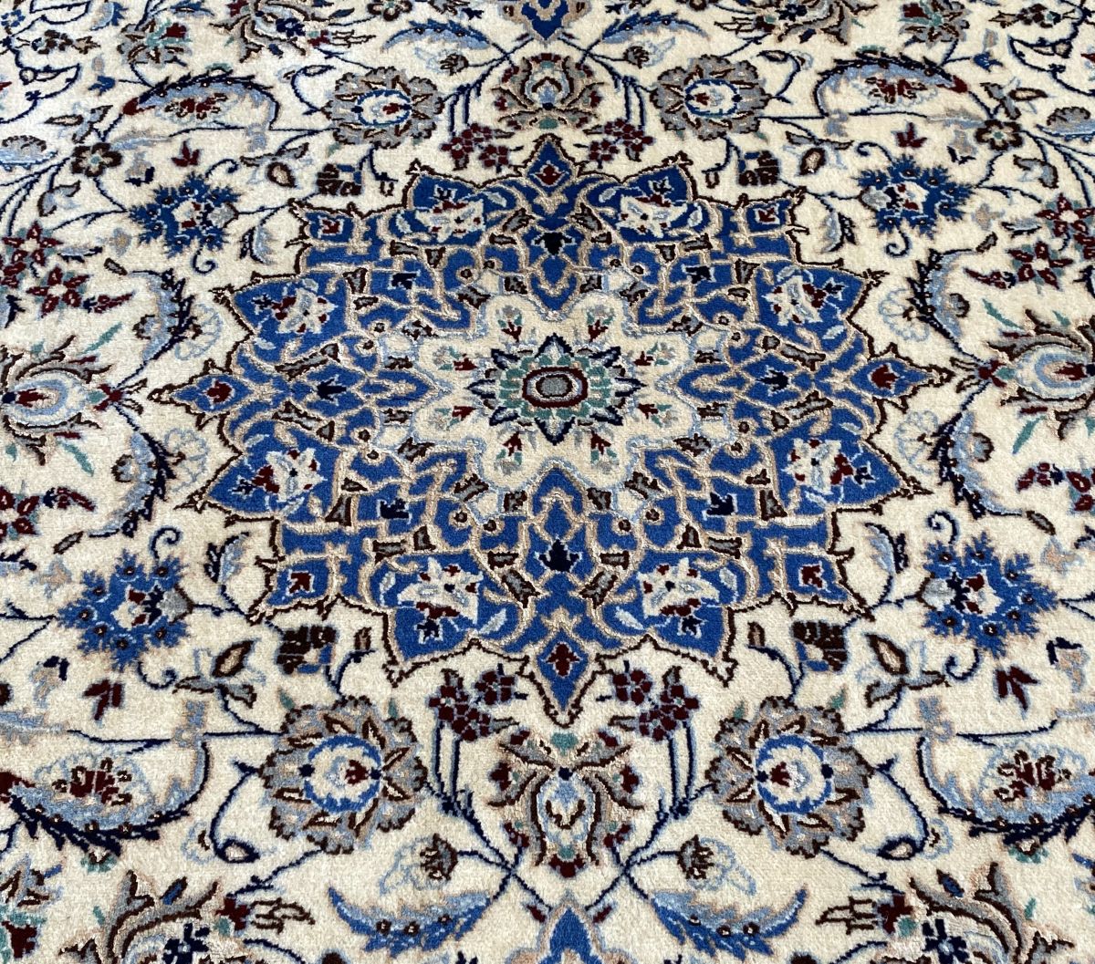 Fine Hand-Knotted Persian Naien Carpet