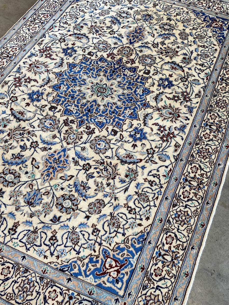 Fine Hand-Knotted Persian Naien Carpet