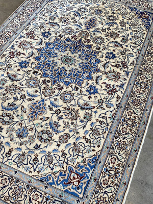 Fine Hand-Knotted Persian Naien Carpet