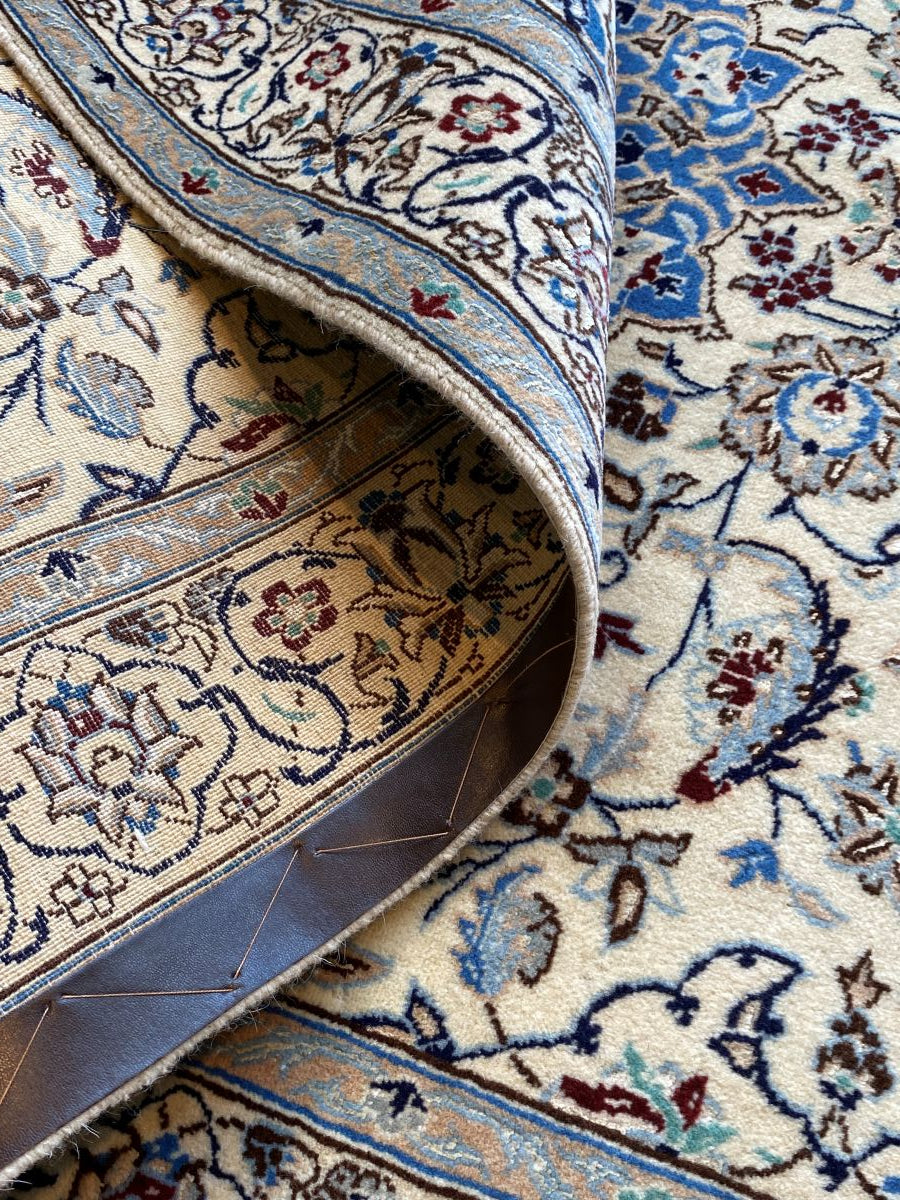 Fine Hand-Knotted Persian Naien Carpet