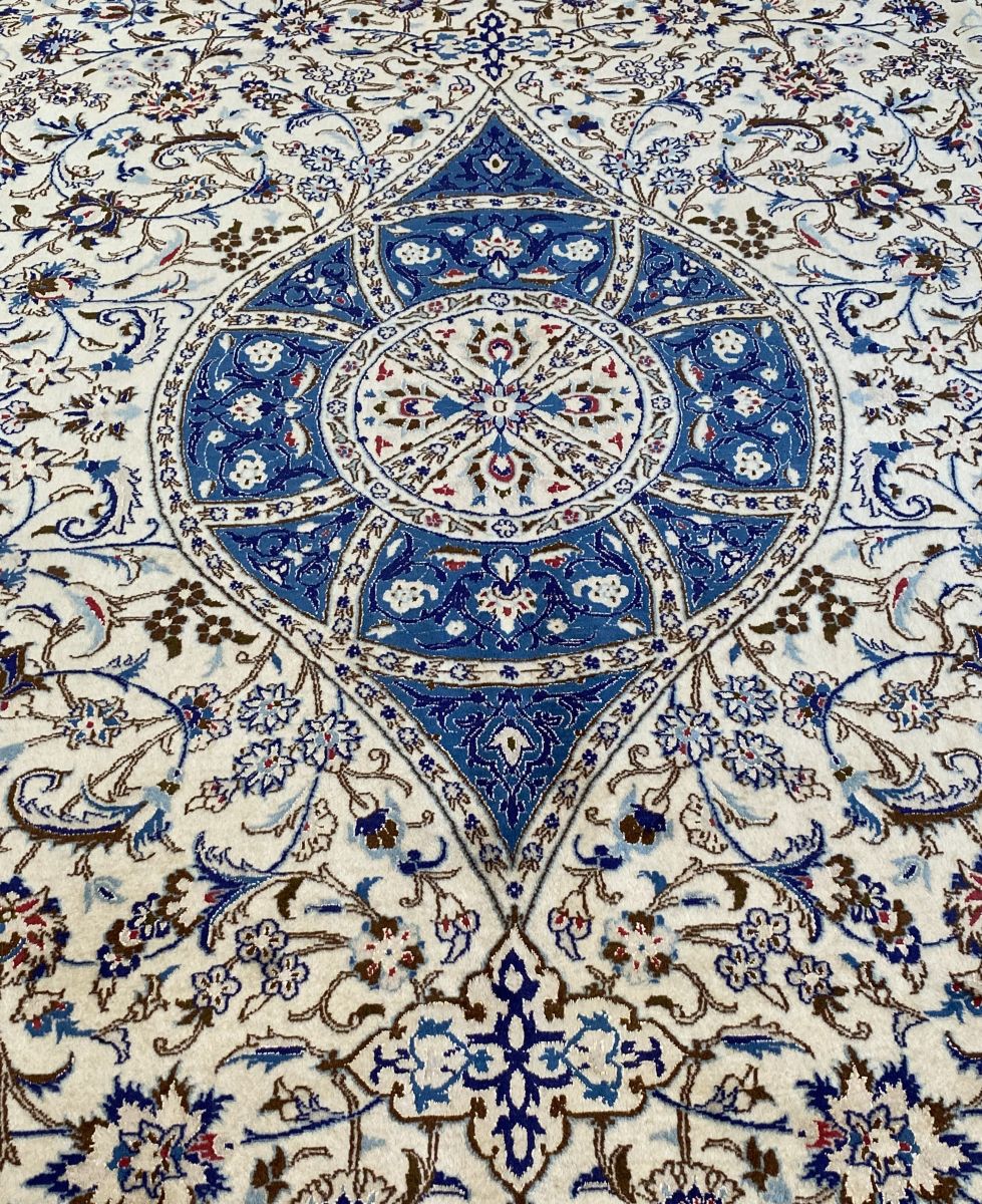 Fine Hand-Knotted Persian Naien Carpet