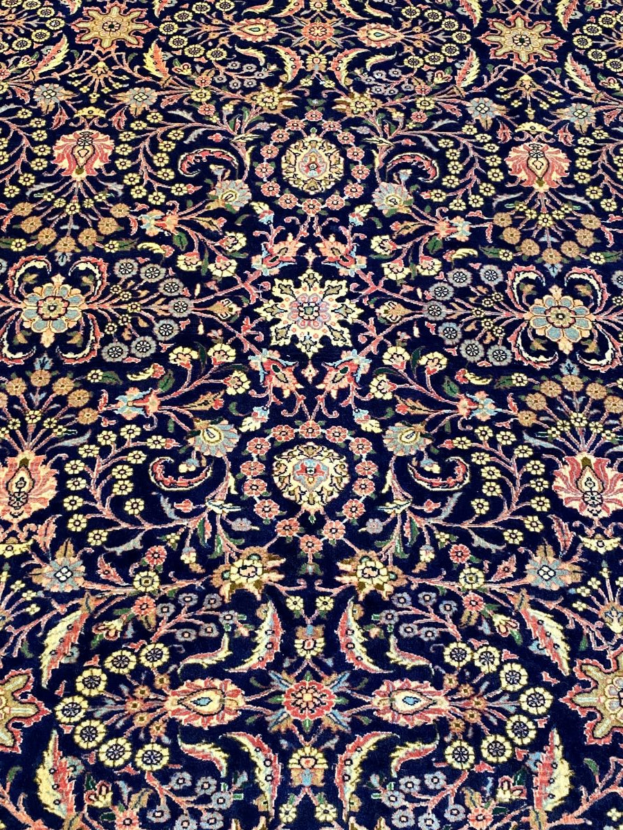 Fine Hand-Knotted Persian Bidjar Carpet