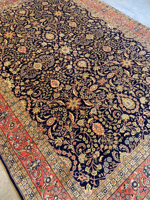 Fine Hand-Knotted Persian Bidjar Carpet