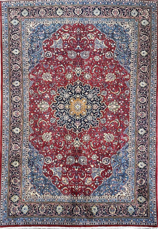 Fine Hand-Knotted Persian Sarouq Carpet