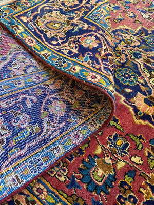 Hand-Knotted Persian Kashan Carpet