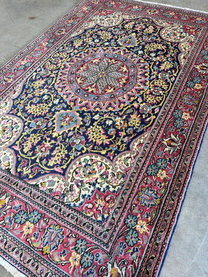 Fine Hand-Knotted Persian Qum Carpet