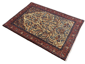 Fine Hand-Knotted Persian Sarouq Ghiasabad Carpet