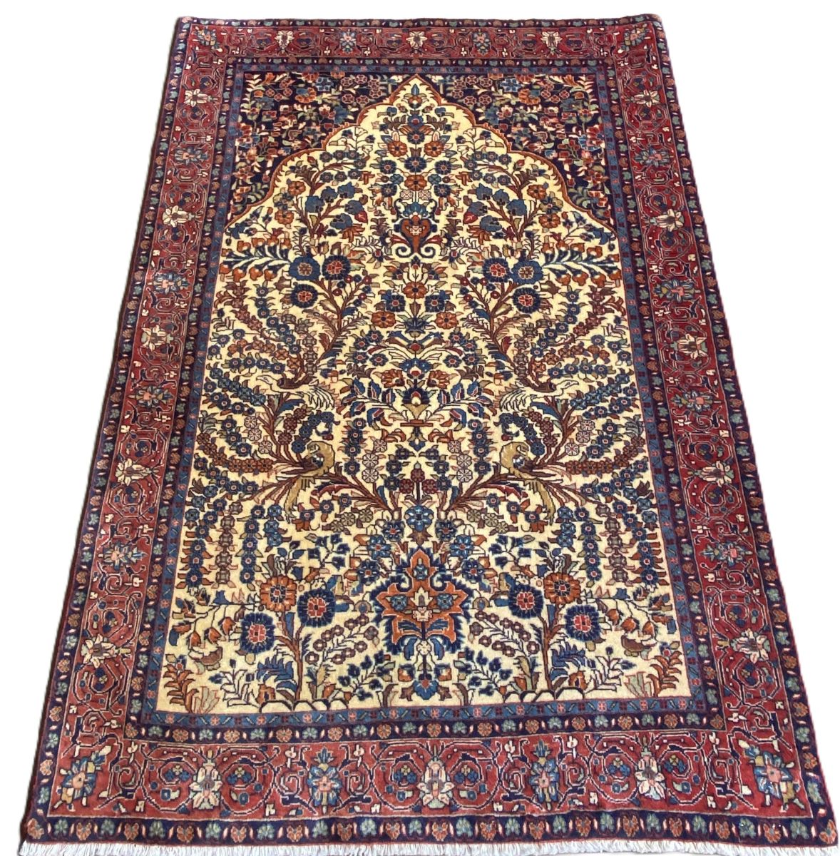 Fine Hand-Knotted Persian Sarouq Ghiasabad Carpet