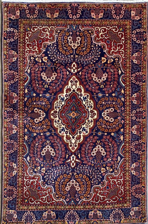Fine Hand-Knotted Persian Sarouq Carpet