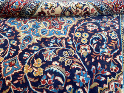 Fine Hand-Knotted Persian Sarouq Rug