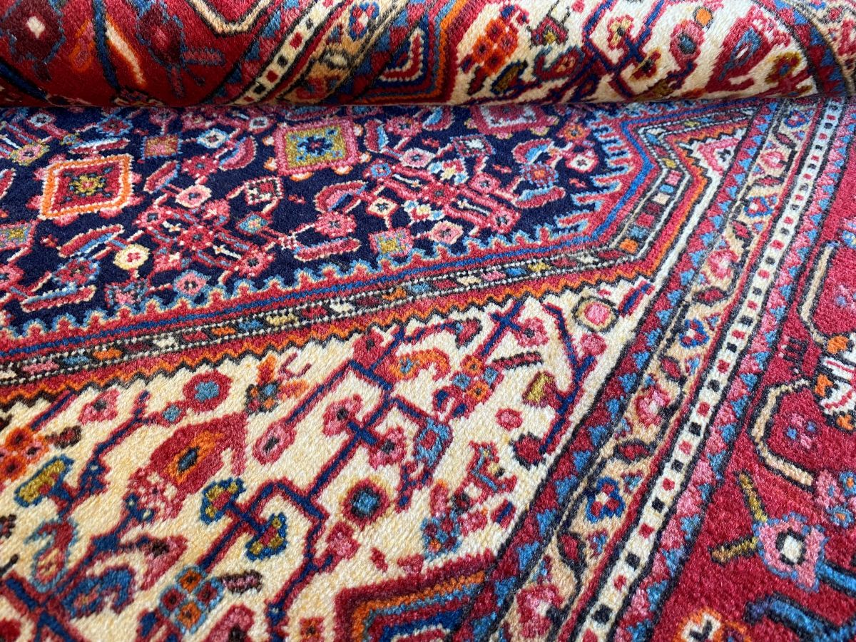 Fine Hand-Knotted Persian Jozan Rug