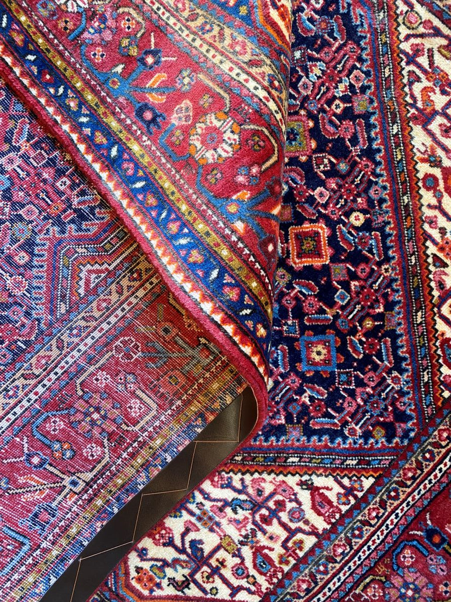 Fine Hand-Knotted Persian Jozan Rug