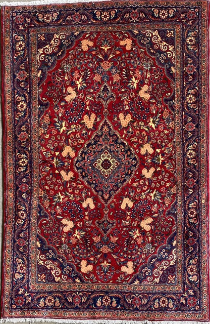 Fine Hand-Knotted Persian Bidjar Rug
