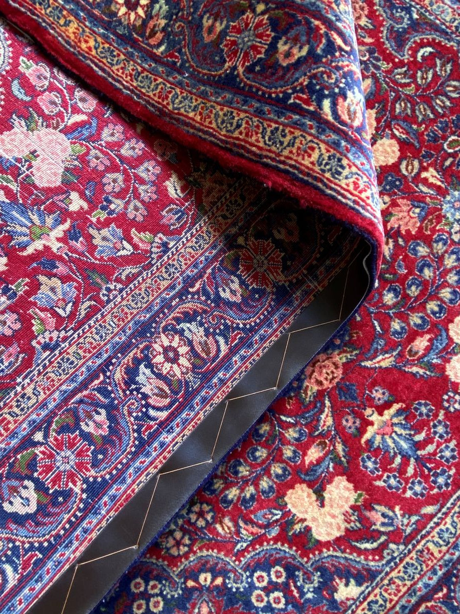 Fine Hand-Knotted Persian Bidjar Rug