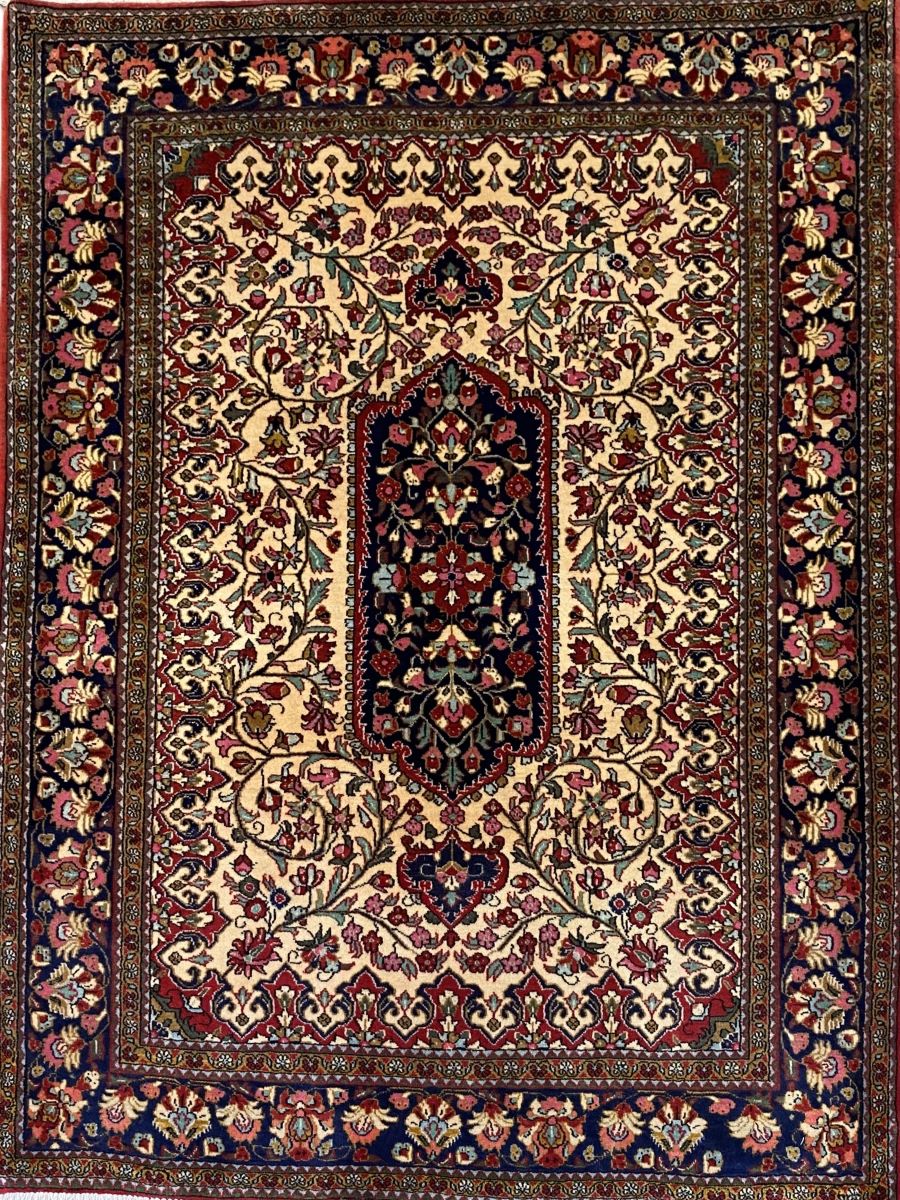 Fine Hand-Knotted Persian Qum Carpet