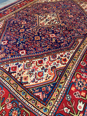 Fine Hand-Knotted Persian Jozan Carpet