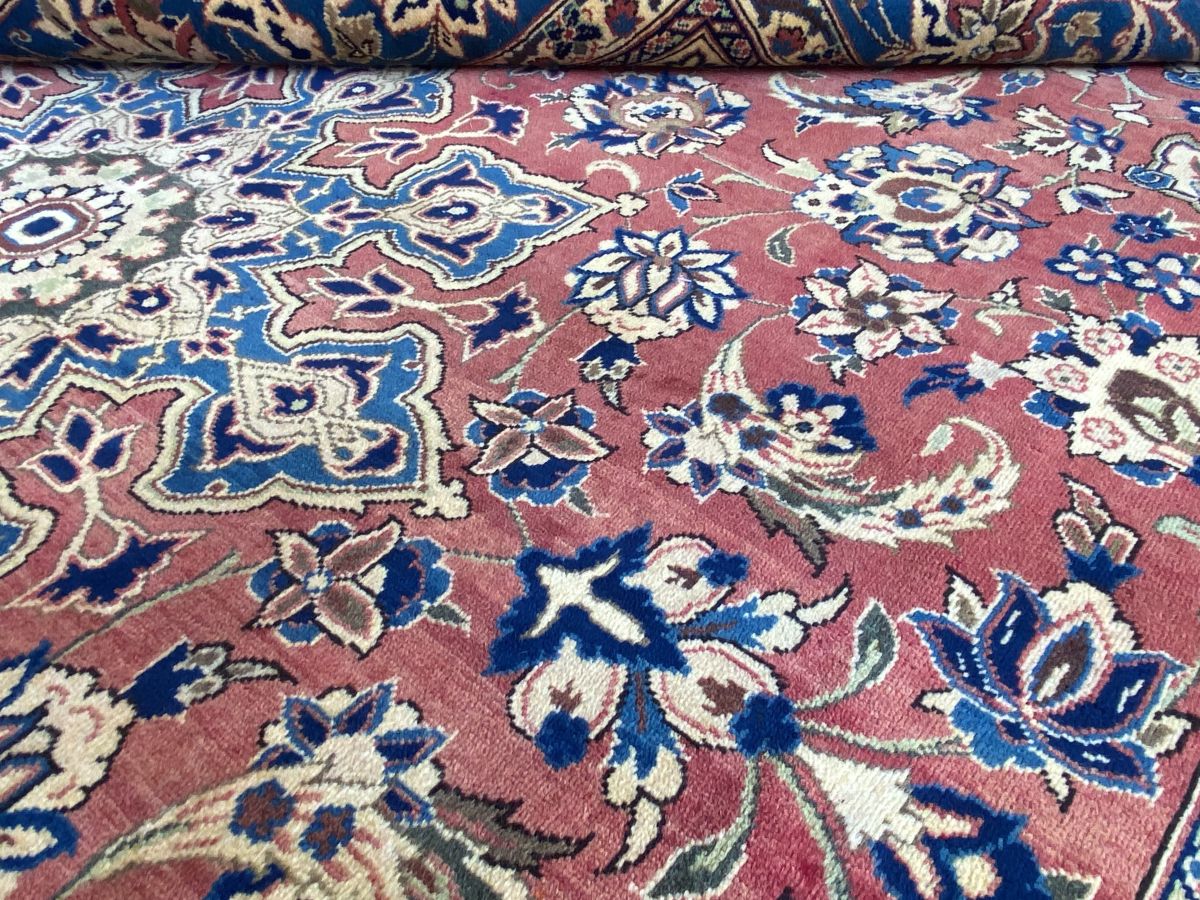 Hand-Knotted Persian Isfahan Najafabad Carpet