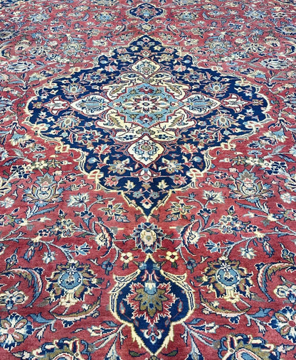 Fine Hand-Knotted Persian Kashan Carpet