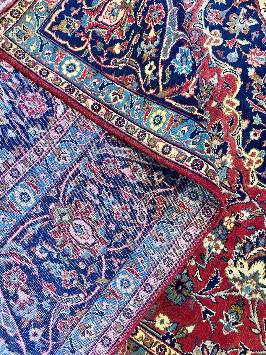 Fine Hand-Knotted Persian Kashan Carpet