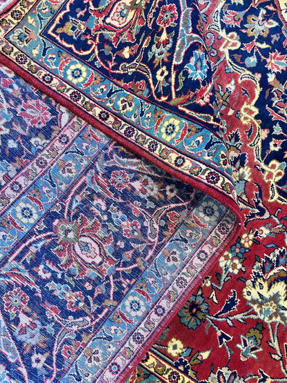 Fine Hand-Knotted Persian Kashan Carpet