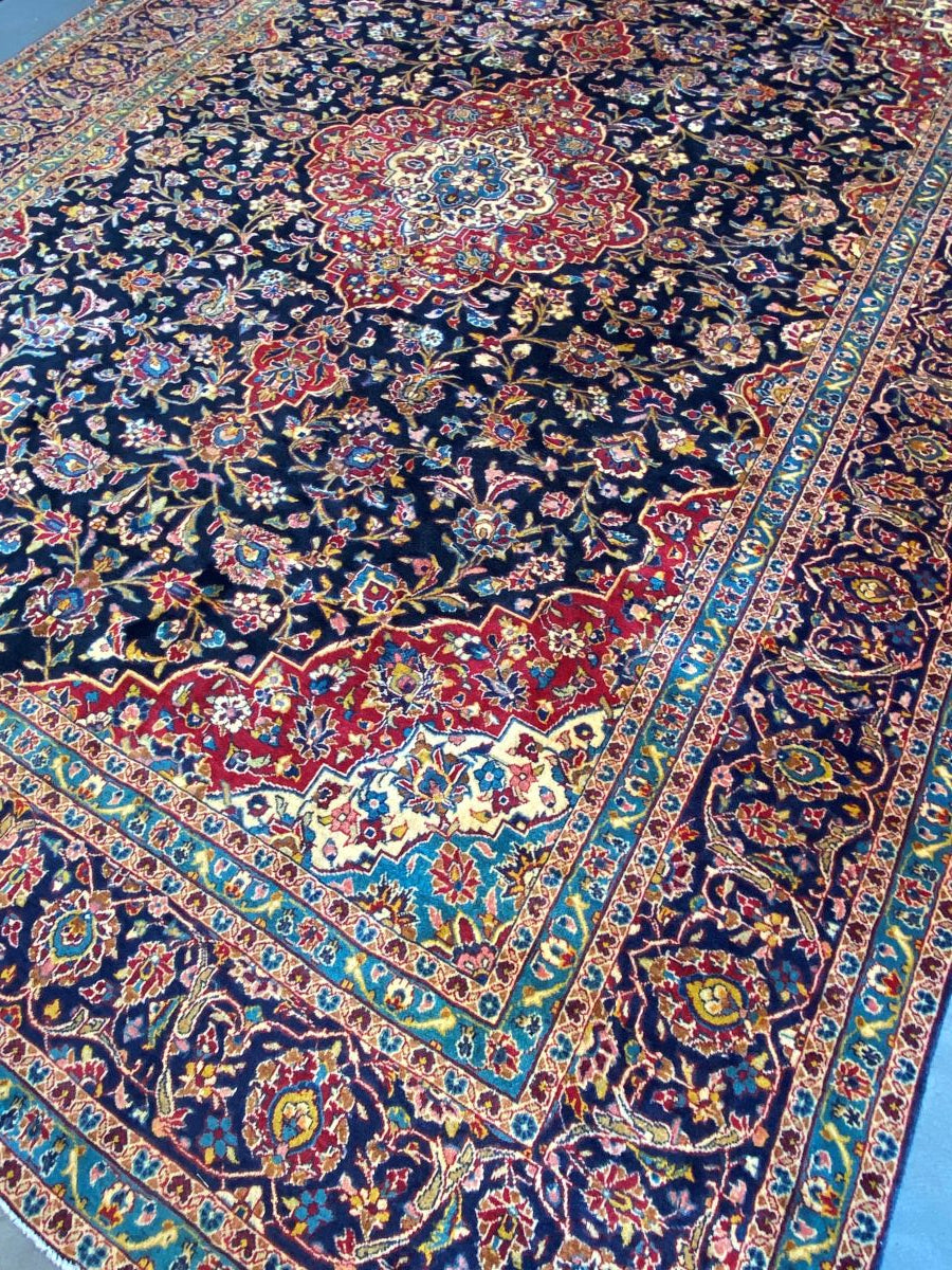 Fine Hand-knotted Royal Persian Kashan Carpet