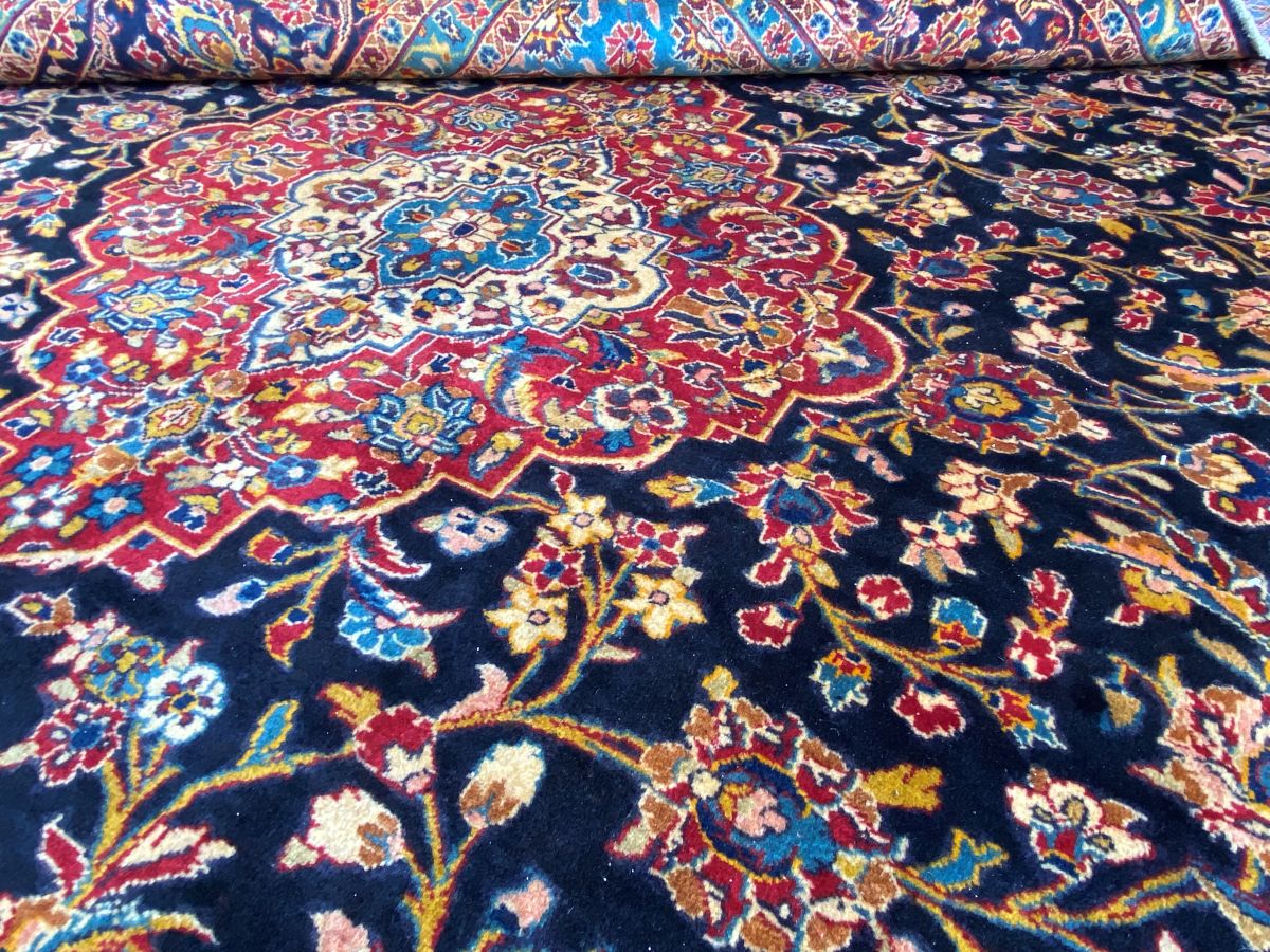 Fine Hand-knotted Royal Persian Kashan Carpet