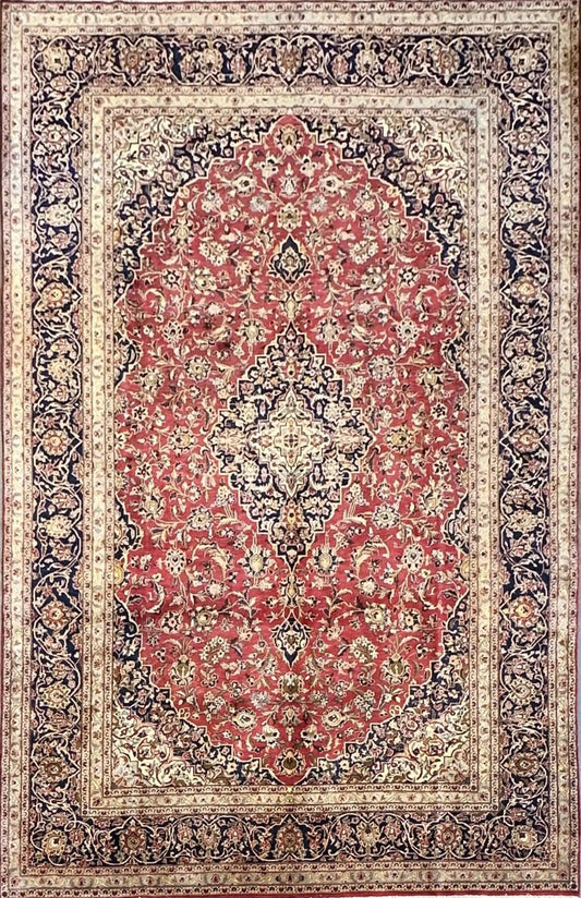 Fine Hand-Knotted Persian Kashan Carpet