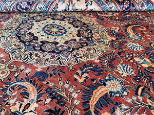 Fine Hand-Knotted Persian Bidjar Carpet