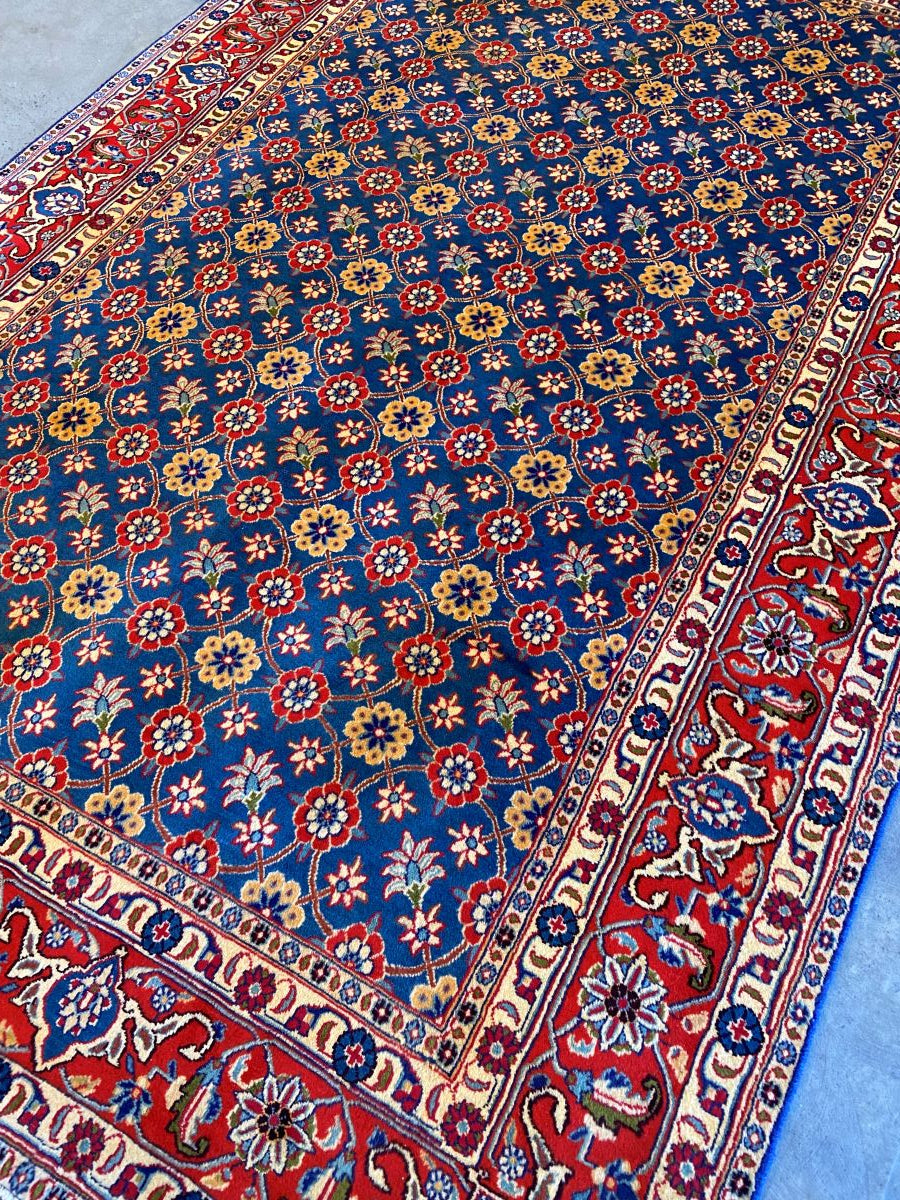 Traditional Hand-Knotted Persian Varamin Carpet