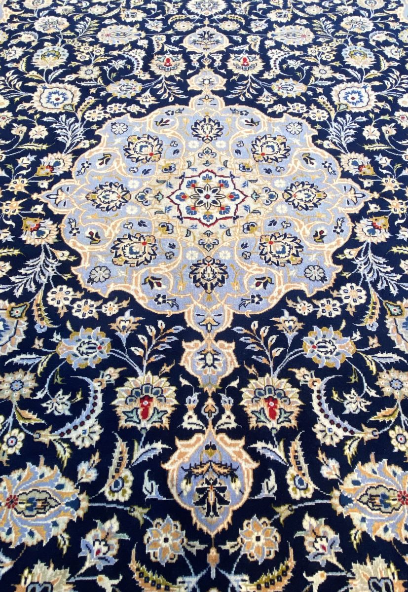 Fine Hand-Knotted Persian Kashan Carpet