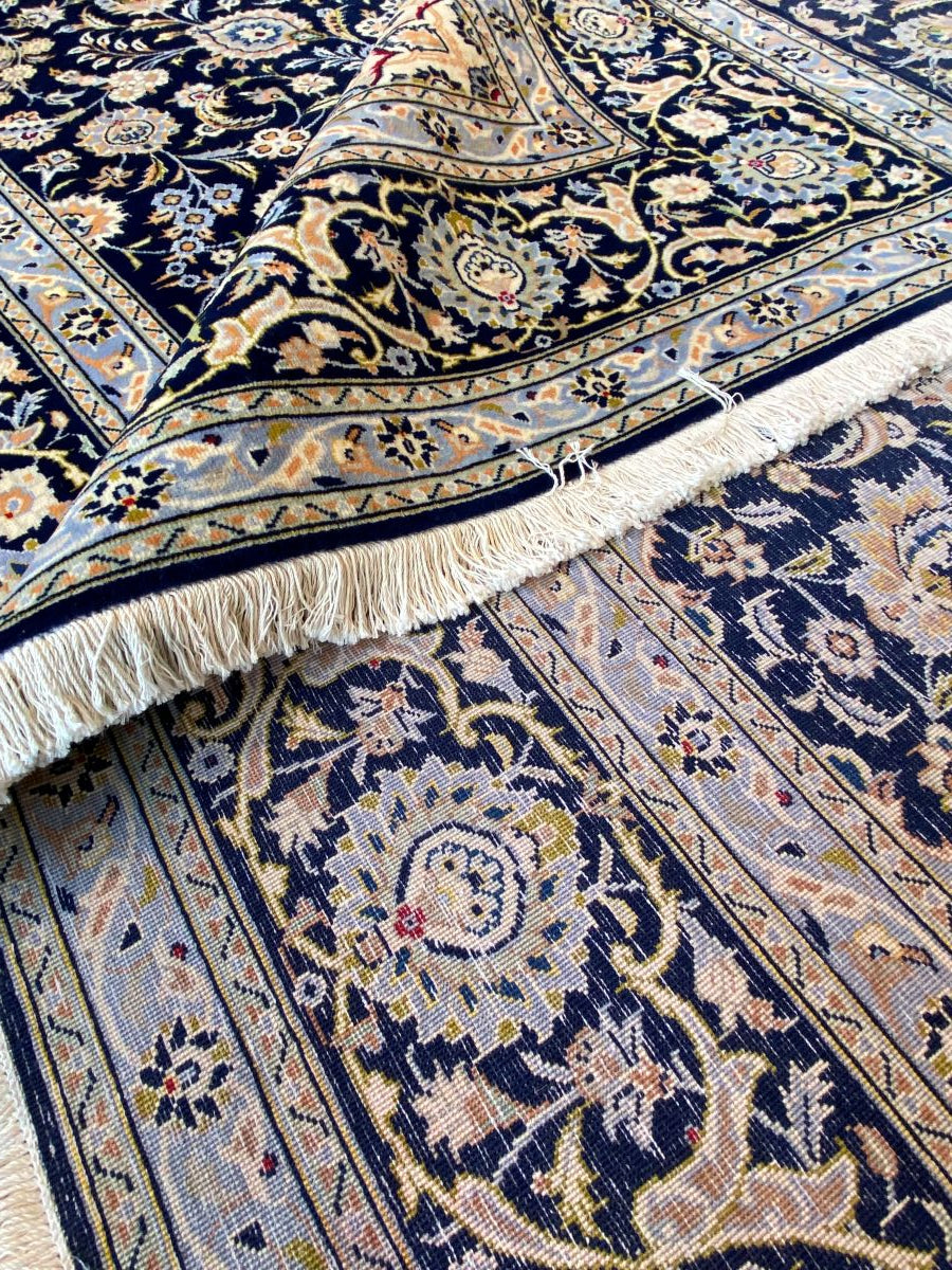 Fine Hand-Knotted Persian Kashan Carpet