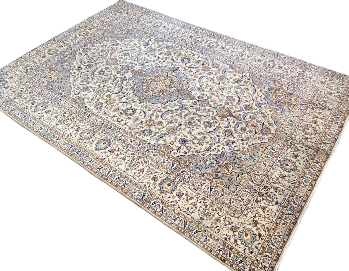 Hand-Knotted Persian Kashan Carpet