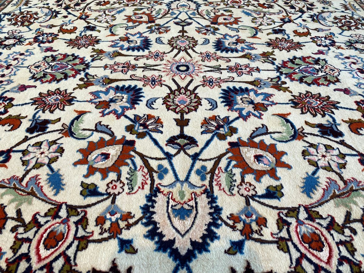 Fine Hand-Knotted Persian Kashmar Carpet