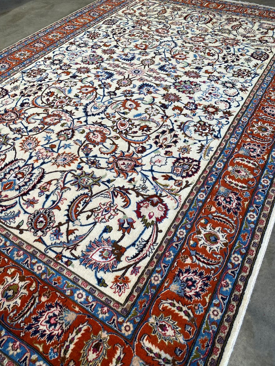 Fine Hand-Knotted Persian Kashmar Carpet