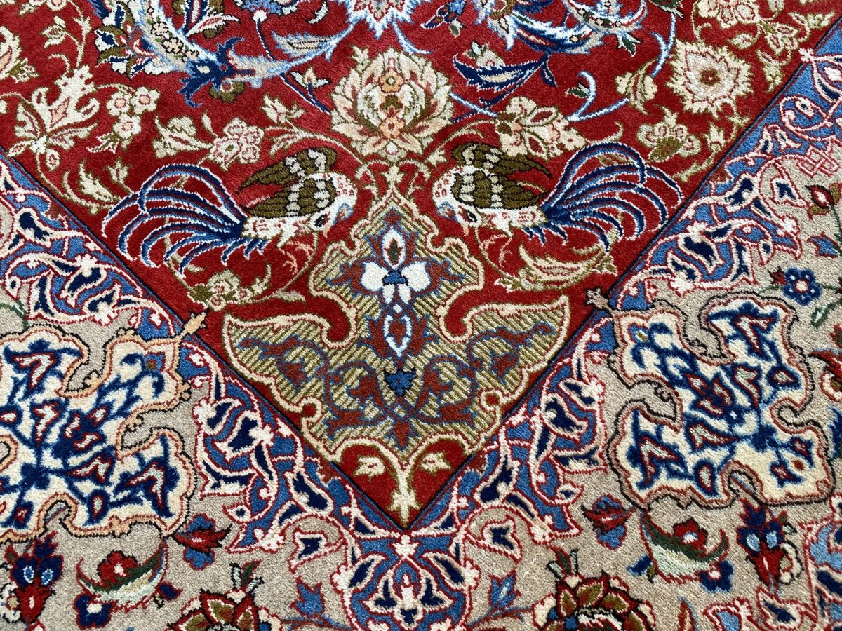 Fine Hand-Knotted Persian Isfahan Carpet