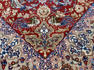 Fine Hand-Knotted Persian Isfahan Carpet