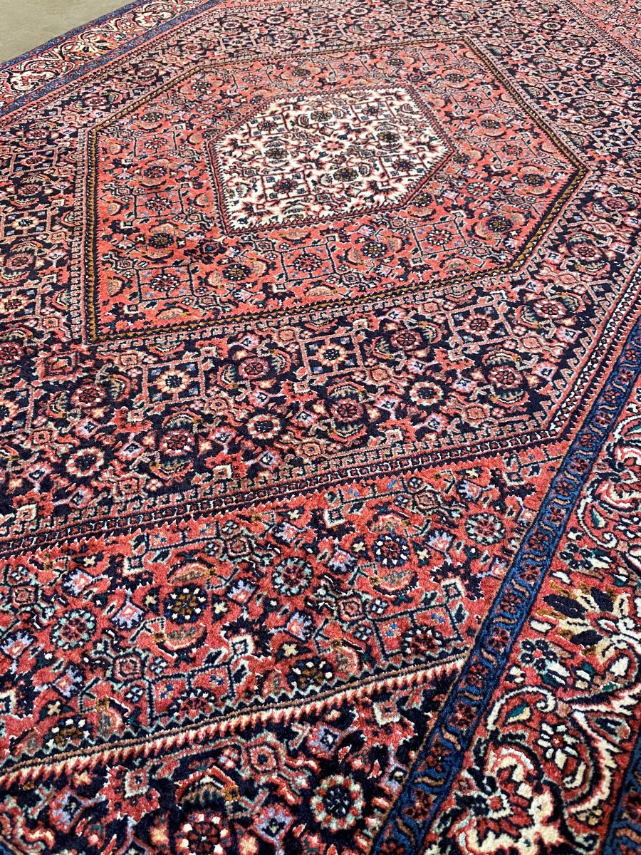 Fine Hand-Knotted Persian Bidjar Boukan Rug
