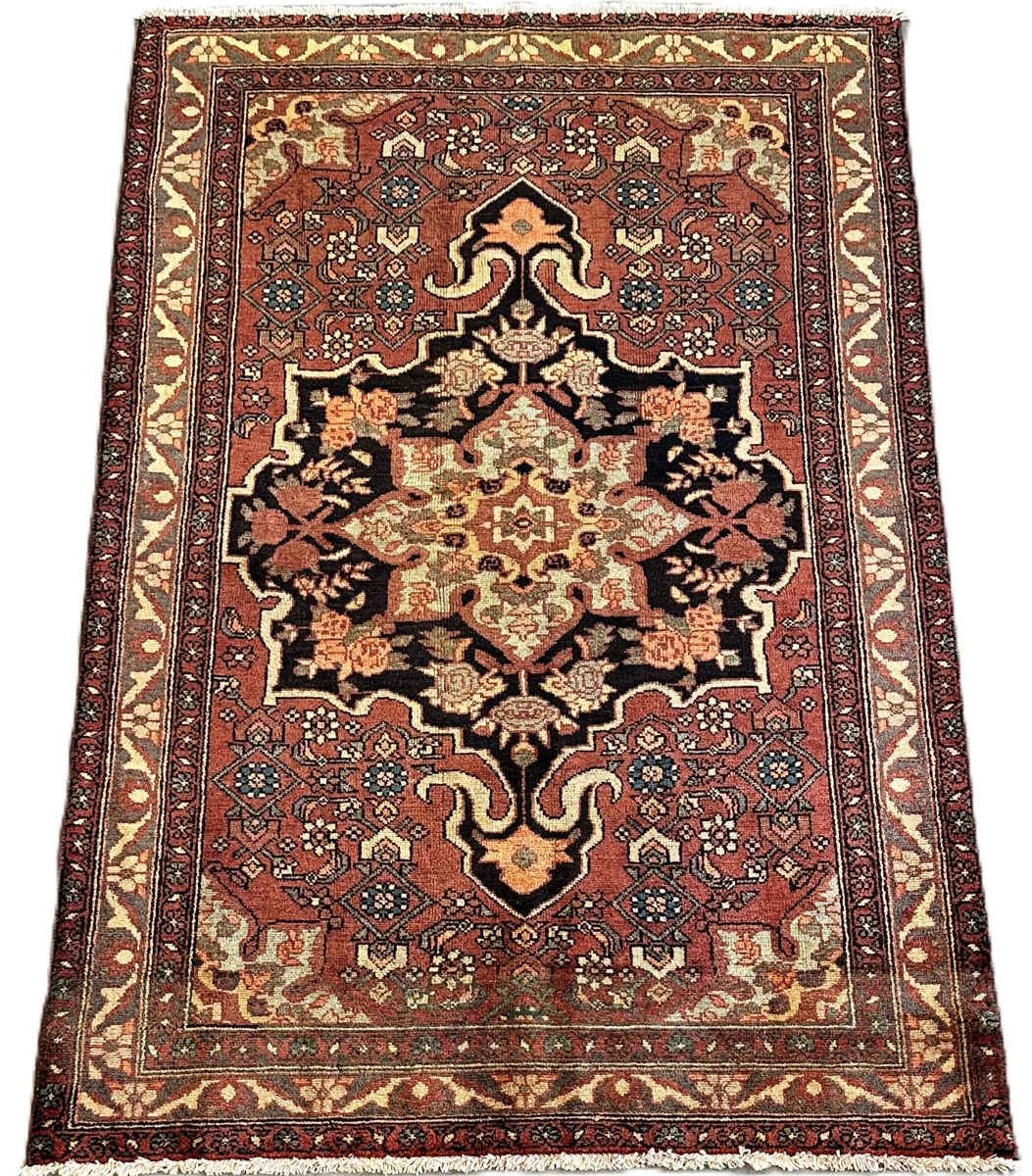 Fine Hand-Knotted Persian Bidjar Rug
