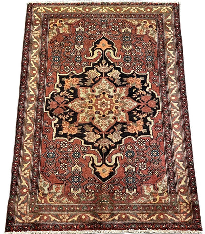 Fine Hand-Knotted Persian Bidjar Rug