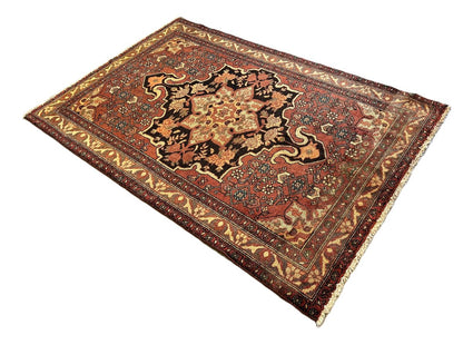 Fine Hand-Knotted Persian Bidjar Rug
