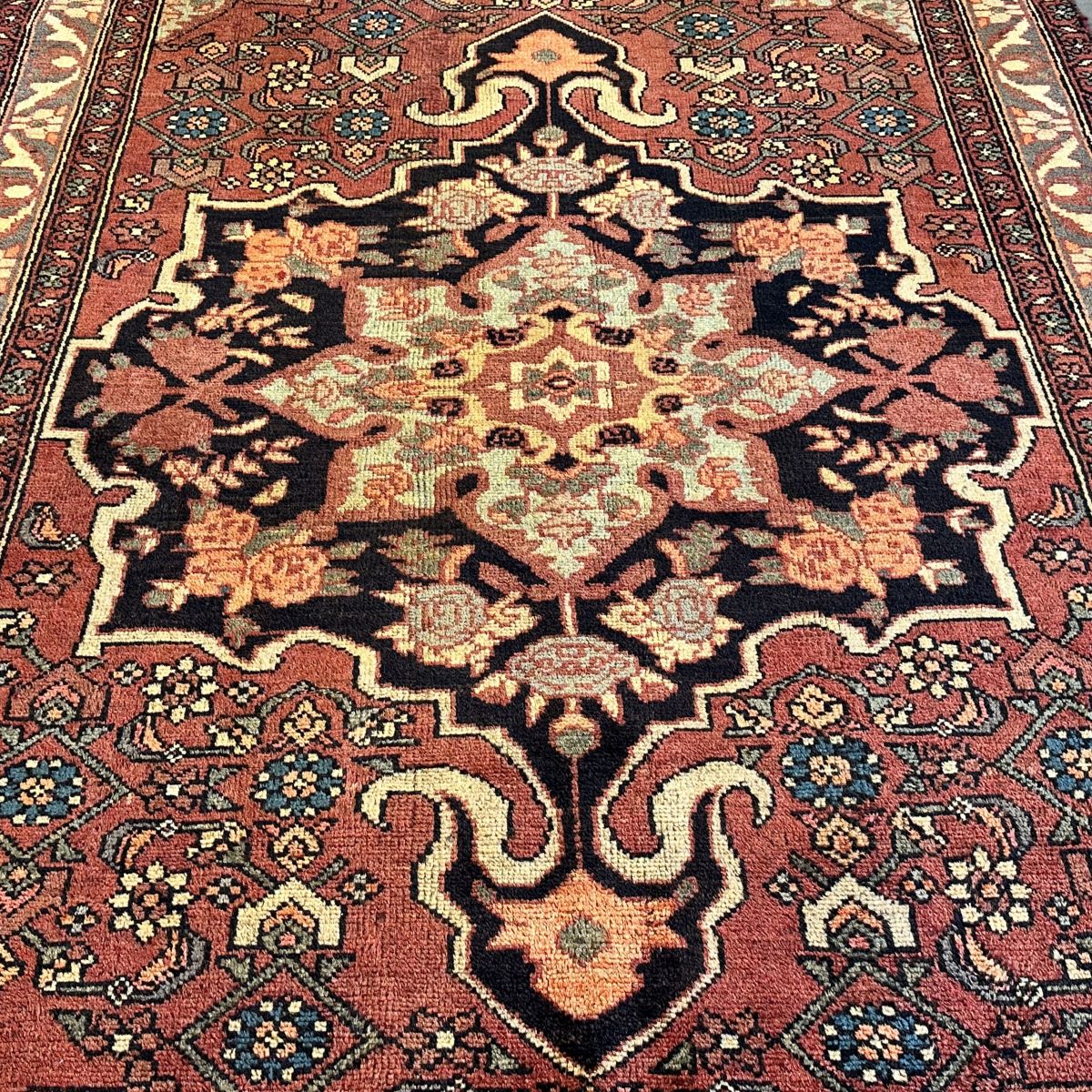 Fine Hand-Knotted Persian Bidjar Rug
