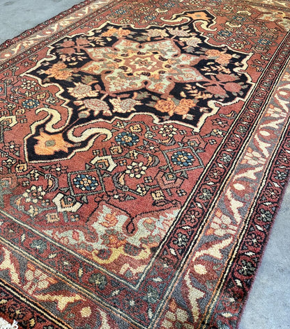 Fine Hand-Knotted Persian Bidjar Rug