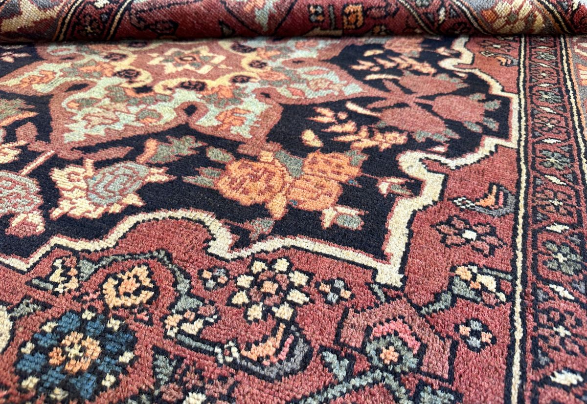 Fine Hand-Knotted Persian Bidjar Rug